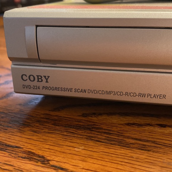 Coby DVD-224 Progressive Scan DVD CD MP3 CD-R CD-RE Player with Remote Control - Picture 4 of 10